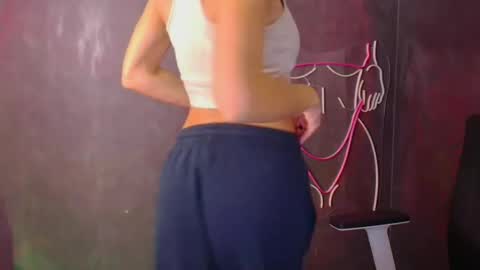 Nora online show from 09/15/25, 01:55