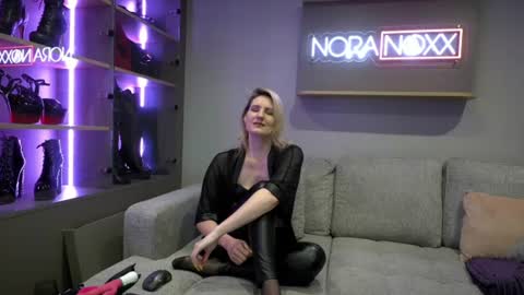 Snapshot of nora_noxx chatting on 06/16/26, 08:22 NoraNoxx online show from 06/16/26, 08:22
