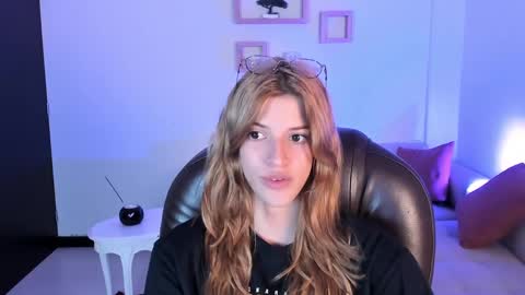 Nora online show from 02/11/25, 09:14