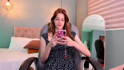 Nora online show from 09/12/25, 08:42