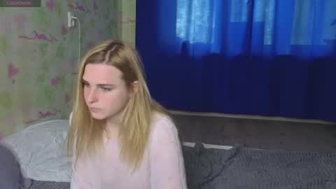 Snapshot of noradunn chatting on 06/15/26, 11:01 Elina online show from 06/15/26, 11:01