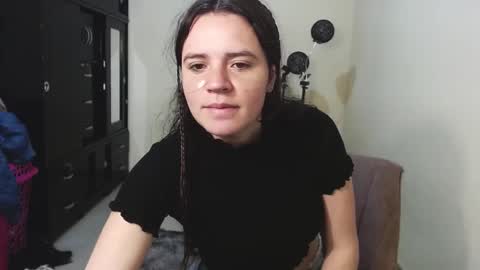 Snapshot of noreen_ chatting on 02/08/25, 02:27 noreen_ online show from 02/08/25, 02:27