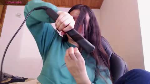 noreen_ online show from 11/20/25, 05:45