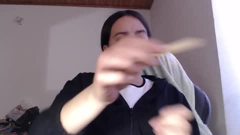 noreen_ online show from 12/15/25, 08:24