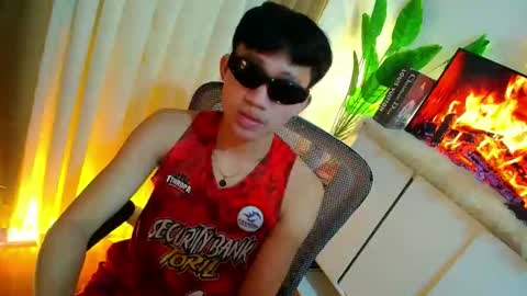 Snapshot of noregrets4moriel_ chatting on 05/27/26, 10:40 Hi im ariel online show from 05/27/26, 10:40