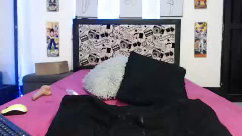 Snapshot of normaa22 chatting on 03/05/25, 12:05 Norma online show from 03/05/25, 12:05