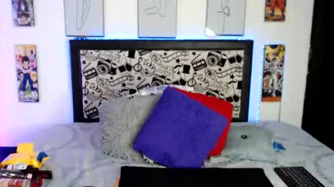 Snapshot of normaa22 chatting on 11/25/25, 09:26 Norma online show from 11/25/25, 09:26