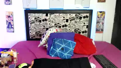 Snapshot of normaa22 chatting on 12/16/25, 10:04 Norma online show from 12/16/25, 10:04