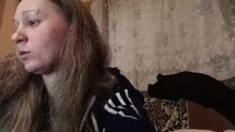 Snapshot of normahall chatting on 12/17/25, 02:45 Norma online show from 12/17/25, 02:45