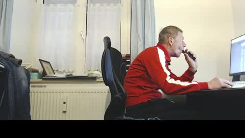Snapshot of normuc chatting on 05/01/26, 09:58 Normuc online show from 05/01/26, 09:58