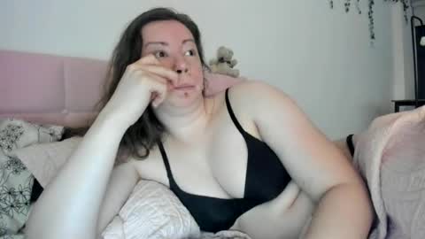 Emily snow online show from 06/26/26, 02:05