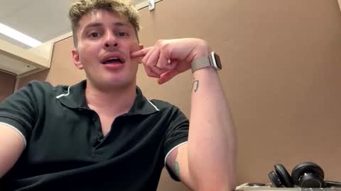 Snapshot of northofsouth_xxx chatting on 04/23/26, 05:48 northofsouth_xxx online show from 04/23/26, 05:48