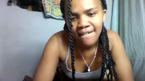 Snapshot of nosminah01 chatting on 09/08/25, 03:33 nosminah01 online show from 09/08/25, 03:33