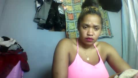 Snapshot of nosminah01 chatting on 09/12/25, 11:43 nosminah01 online show from 09/12/25, 11:43