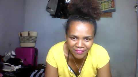 Snapshot of nosminah01 chatting on 09/18/25, 08:00 nosminah01 online show from 09/18/25, 08:00