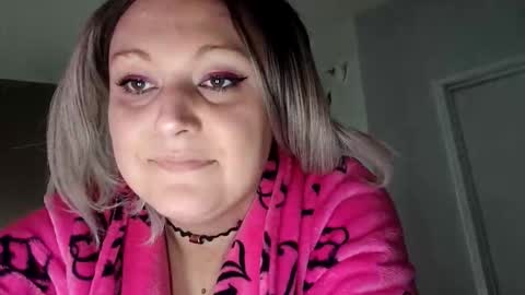 Snapshot of notouchmami chatting on 11/01/25, 09:11 notouchmami online show from 11/01/25, 09:11