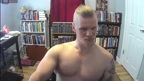 Snapshot of notsureaboutthislol chatting on 10/21/25, 05:35 Embarrassed Naked online show from 10/21/25, 05:35