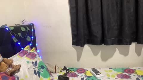 Snapshot of nova21127 chatting on 11/04/25, 04:22 NOVA online show from 11/04/25, 04:22