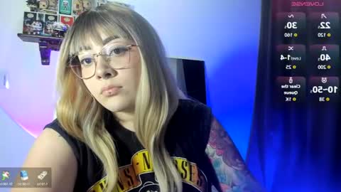 Snapshot of nova_gara chatting on 06/17/26, 03:20 s online show from 06/17/26, 03:20