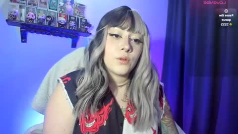 Snapshot of nova_gara chatting on 06/20/26, 02:03 s online show from 06/20/26, 02:03