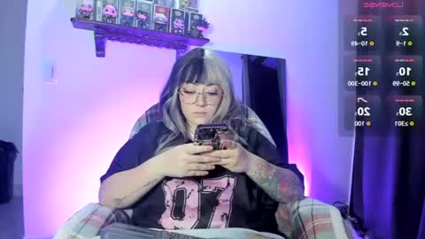 Snapshot of nova_gara chatting on 06/28/26, 02:28 s online show from 06/28/26, 02:28