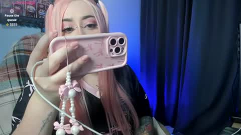 Snapshot of nova_gara chatting on 07/21/26, 02:25 s online show from 07/21/26, 02:25