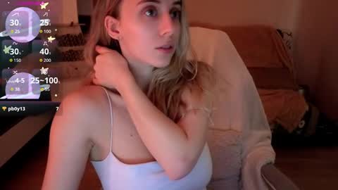 Snapshot of nova_sun chatting on 03/06/26, 03:30 Mary online show from 03/06/26, 03:30