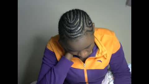 novaah online show from 11/18/25, 02:17