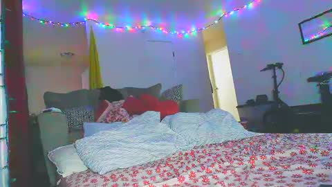 Snapshot of novaandducky chatting on 09/10/25, 02:33 NovaAndDucky online show from 09/10/25, 02:33