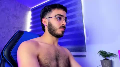 Snapshot of novacry chatting on 11/18/25, 12:20 Nova online show from 11/18/25, 12:20