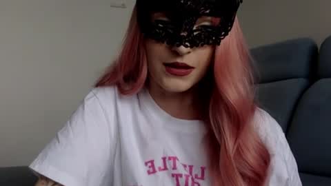 Snapshot of novacute chatting on 03/26/26, 11:05 Nova online show from 03/26/26, 11:05