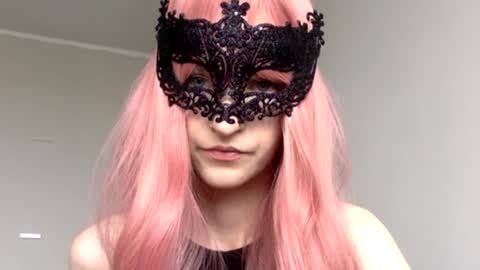 Snapshot of novacute chatting on 03/28/26, 09:20 Nova online show from 03/28/26, 09:20