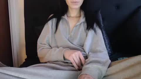 Olivia online show from 10/28/25, 01:47