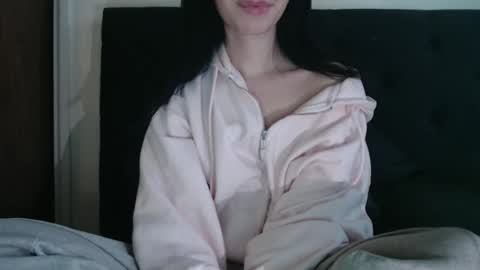 Snapshot of novafrey chatting on 03/22/26, 01:03 Olivia online show from 03/22/26, 01:03