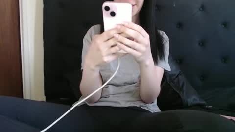 Snapshot of novafrey chatting on 04/11/26, 02:54 Olivia online show from 04/11/26, 02:54