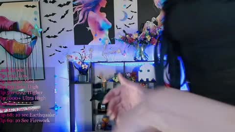 Nova Harper online show from 10/07/25, 09:12