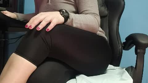 Snapshot of nowandimmediately chatting on 02/03/26, 12:32 nowandimmediately online show from 02/03/26, 12:32