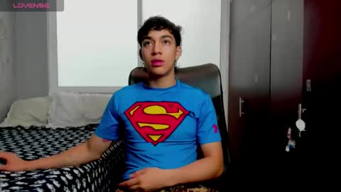 Snapshot of noxx_stark chatting on 12/17/25, 06:03 Noxx online show from 12/17/25, 06:03