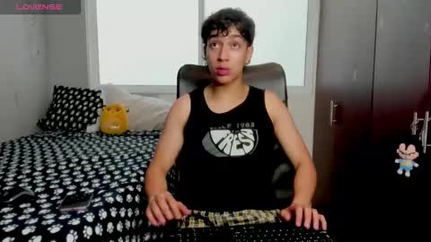 Snapshot of noxx_stark chatting on 01/13/26, 06:02 Noxx online show from 01/13/26, 06:02