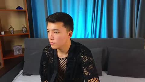 Snapshot of nudetension chatting on 09/11/25, 07:41 Maks online show from 09/11/25, 07:41