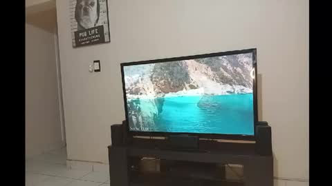 Snapshot of nudist_lad chatting on 10/24/25, 09:11 Luke online show from 10/24/25, 09:11