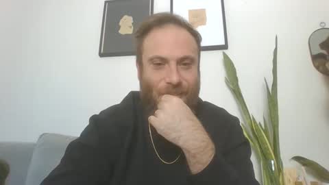 Snapshot of nudistbestfriends chatting on 01/08/25, 08:38 nudistbestfriends online show from 01/08/25, 08:38