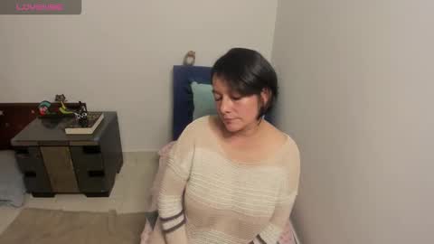 nuit_rose online show from 09/30/25, 01:43