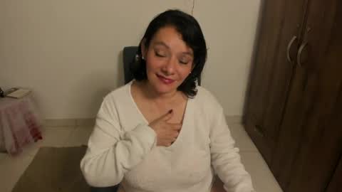 nuit_rose online show from 05/08/26, 02:06