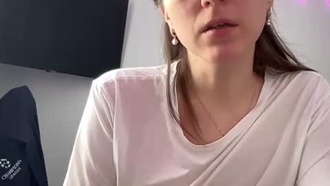 Ema online show from 12/21/25, 06:20