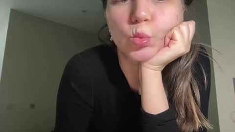 Snapshot of nursedoll chatting on 02/11/26, 05:18 Ema online show from 02/11/26, 05:18