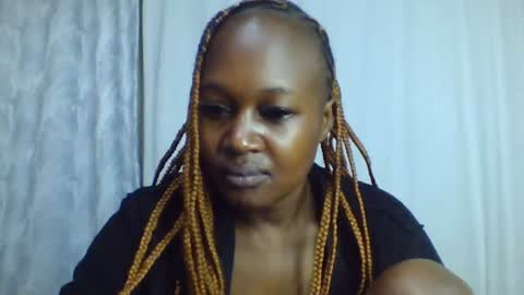 Snapshot of nutgal_ chatting on 06/18/26, 12:00 nutgal online show from 06/18/26, 12:00