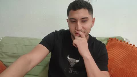 Snapshot of nuxfertt chatting on 05/23/26, 02:32 nuxfertt online show from 05/23/26, 02:32