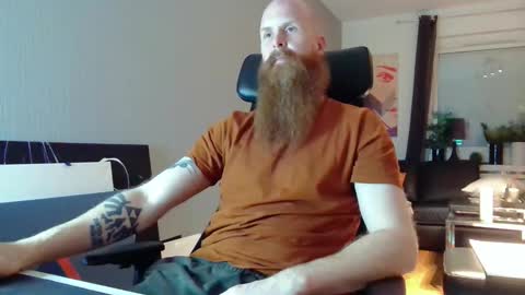 Snapshot of nxrthman chatting on 10/25/25, 05:19 nxrthman online show from 10/25/25, 05:19