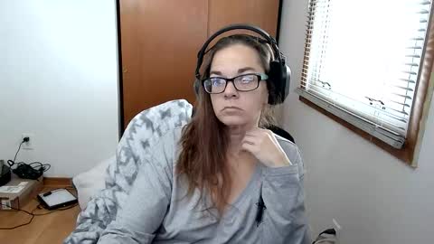 Snapshot of nxtdoornikki chatting on 12/21/25, 02:13 NxtDoorNikki online show from 12/21/25, 02:13